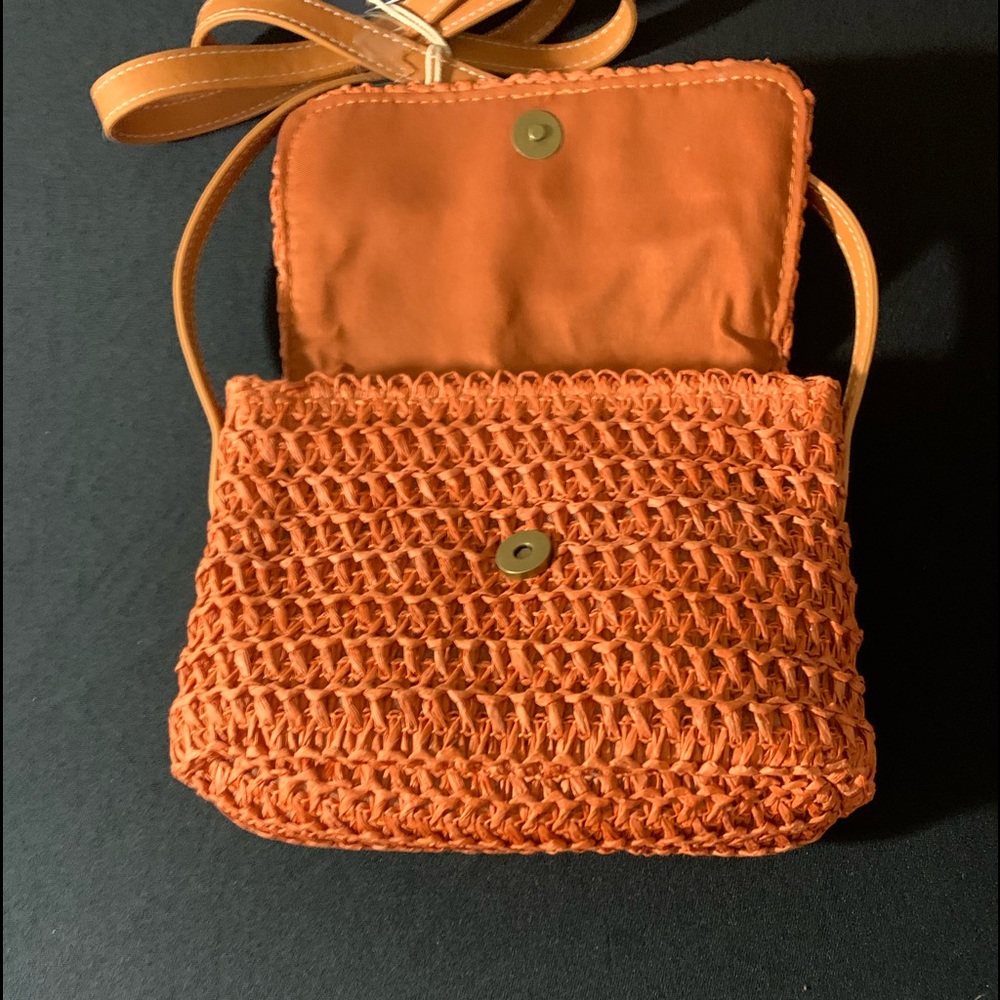 Woman’s cross body purse